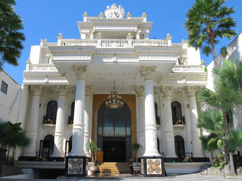 The Grand Palace Hotel Маланг Экстерьер фото