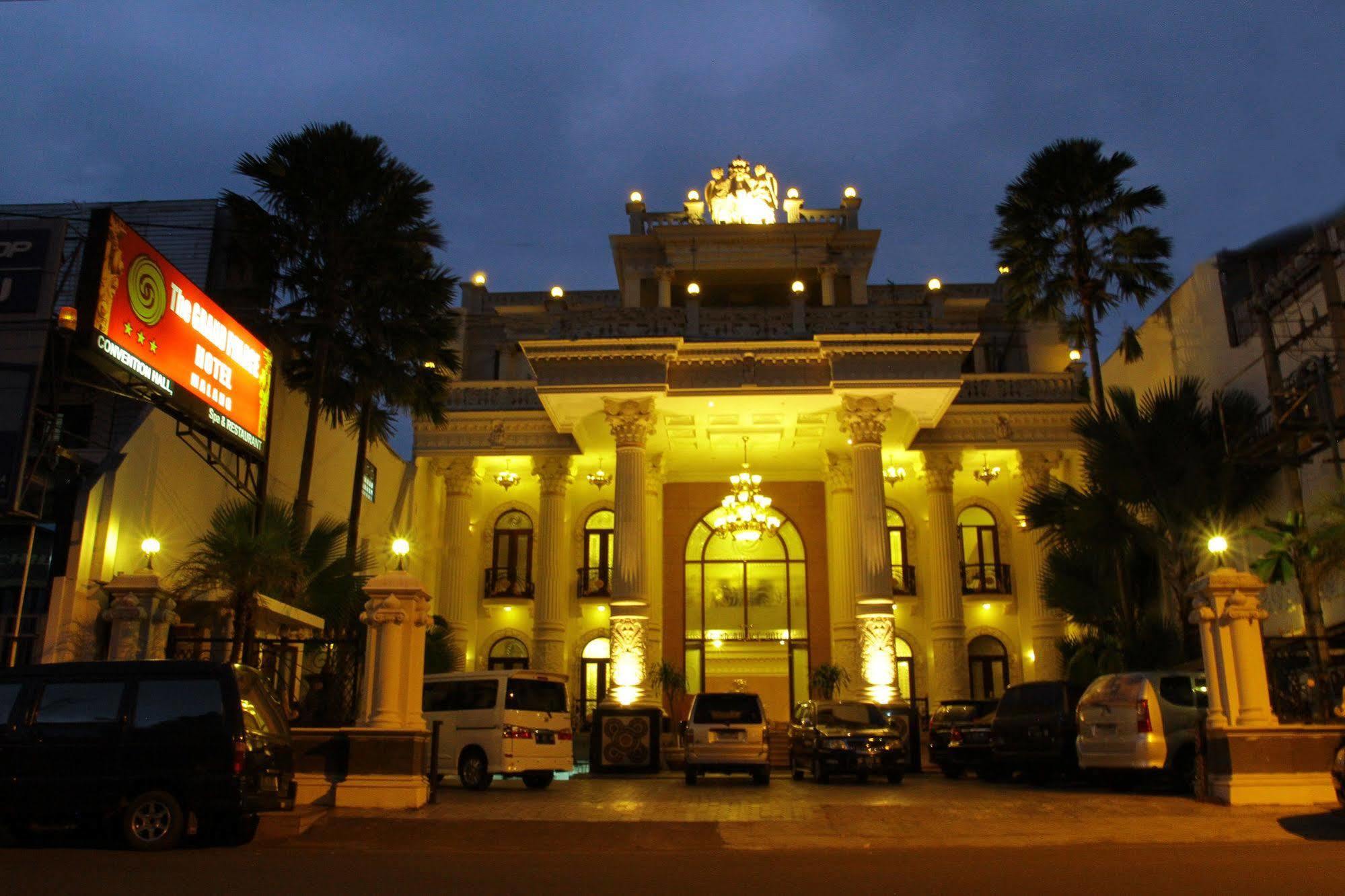 The Grand Palace Hotel Маланг Экстерьер фото